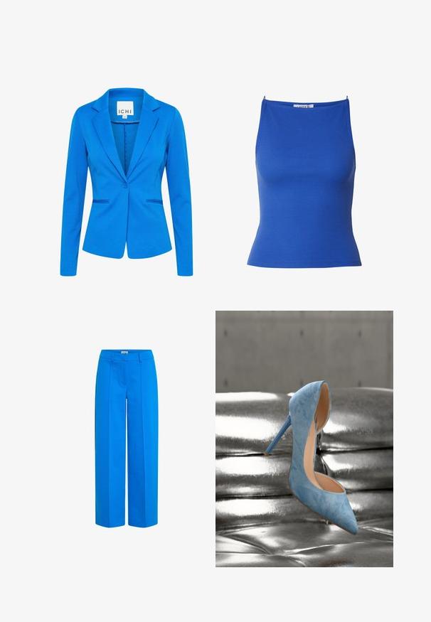 Blaues, tailliertes Blazer aus strukturiertem Stoff. Mit Reverskragen, Einzelknopfverschluss und zwei vorderen Taschen mit diskretem Stich.; Hellblaues geripptes ärmelloses Tanktop mit dünnen Trägern und tailliertem Schnitt, dargestellt vor einem schlichten weißen Hintergrund.; Blaue Weitbeinhosen aus glattem Stoff, mit hoher Taille, vorderen Falten und einem sauberen Abschluss am Saum.; Ein einzelner hellblauer High-Heel-Schuh mit spitzer Kappe ruht auf einer glänzenden silbernen Lederoberfläche mit Steppung.