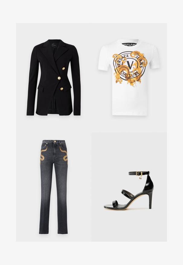 Schwarzer Blazer aus glattem Stoff mit taillierter Passform, der ein doppelt knöpfbares Design und goldfarbene Knöpfe aufweist. Verfügt über Seitentaschen.; Weißes T-Shirt mit kurzen Ärmeln und einem schwarzen, kreisförmigen "Versace Jeans Couture"-Logo sowie kunstvollen, goldenen Barockornamenten auf der Vorderseite.; Schwarze, hoch taillierte Jeans mit geradem Bein, verziert mit goldenen Pailletten-Schlangendesigns auf den vorderen Taschen und einem goldenen Knopfverschluss.; Schwarze Lackleder-Sandale mit drei Riemen, Knöchelriemen und 10 cm hohen Stiletto-Absatz. Verfügt über goldfarbene Hardware-Details und ein Logo-Charm.