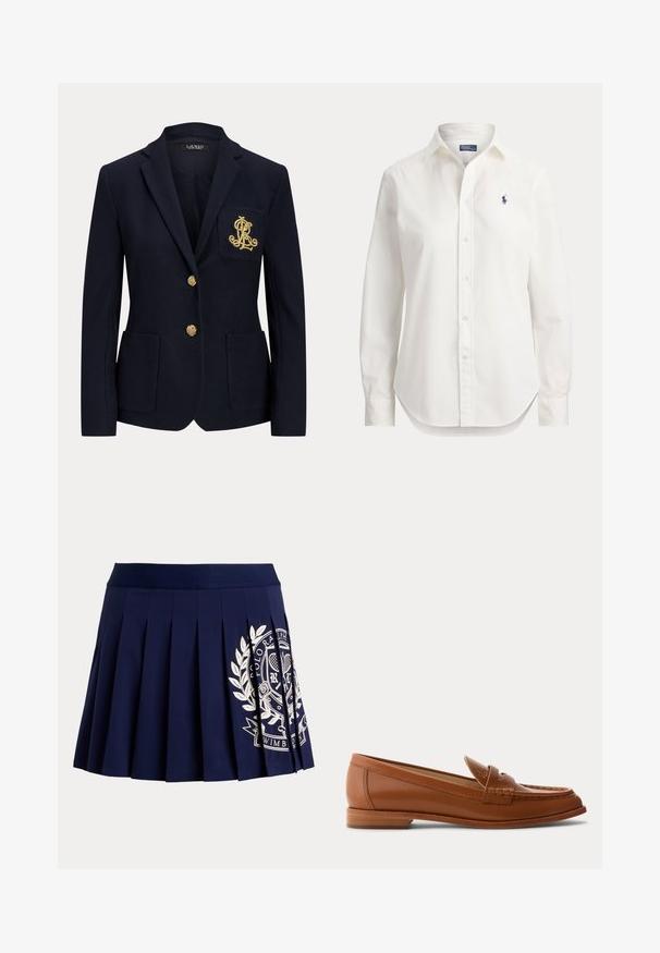 Marineblauer Blazer mit gekerbtem Revers, zwei goldenen Knöpfen, zwei aufgesetzten Taschen vorne und goldbesticktem "RL" Logo auf der linken Brusttasche.; Weißes langärmliges Hemd mit Knöpfen, Kragen und kleinem blauem Logo eines Polospielers auf der linken Brust.; Marineblauer plissierter Rock mit breitem Bund und weißem Tennis-Wappen-Logo auf der unteren rechten Seite.; Brauner Lederloafer mit niedrigem Holzabsatz, klassischem Pennyriemen und genähten Details entlang der Zehen- und Seitenpartien.
