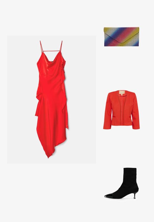 Červený ľahký blazer s priliehavým strihom, otvoreným predným dielom, dlhými rukávmi a dvoma malými prednými vreckami. Hladká textura a štandardný golier.; David Koma DRESS - Koktailové šaty/večierkové šaty - red; Čierna členková čižma so špicatou kovovou špičkou a úzkym nízkym opätkom na bielom pozadí.; Svetlý kabelka z flitrov v postupných farbách červenej, modrej, žltej a čiernej. Obdĺžnikový tvar s klopou a textúrovaným povrchom.