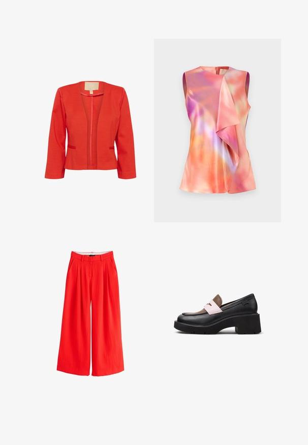 Blazer ligero rojo con un corte ajustado, frente abierto, mangas largas y dos pequeños bolsillos frontales. Textura suave y cuello estándar.; Top sin mangas en tejido de satén, con un colorido patrón abstracto de tonos rosas, naranjas y violetas, y un diseño frontal drapeado.; Pantalones rojos de tiro alto y pernera ancha con pliegues, trabillas para cinturón y bolsillos laterales, mostrados sobre fondo blanco.; Mocasín grueso con suela de plataforma negra gruesa, base negra, parte superior marrón y detalle de tira rosa en la parte superior, mostrado de perfil lateral.