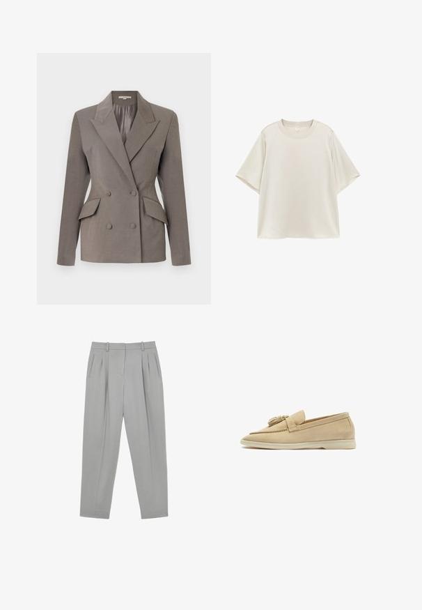 Dobbeltbrystet grå blazer med satinfor, spids lapel, to frontlommer og lukning med to knapper. Skræddersyet pasform med strukturerede skuldre.; Enkelt lysebeige T-shirt med kortærmet rund hals og afslappet pasform, vist fladt på en hvid baggrund.; Lysegrå skræddersyede bukser med forlommer, sidelommer med slidser, bæltestropper og straight-fit ben.; Scarosso Loafers - butter suede