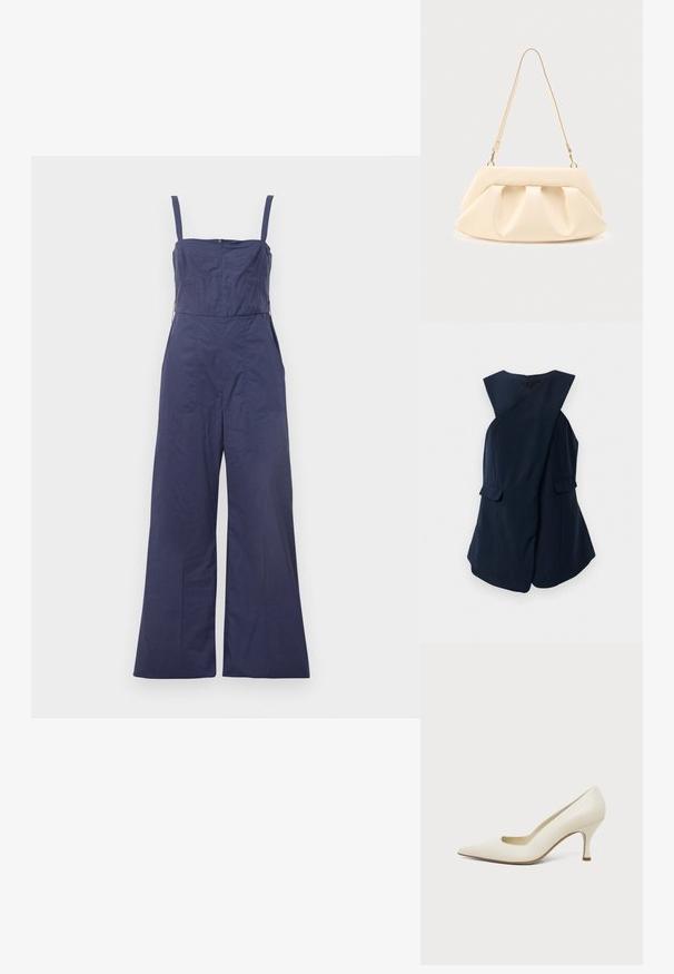 Ärmelloses dunkelblaues Kleid mit einem Wickel-Frontdesign und zwei Klappentaschen, gegenüber einem weißen Hintergrund präsentiert.; Nachtblauer Jumpsuit mit dünnen Trägern, tailliertem Oberteil und weitem Bein. Verfügt über einen Reißverschluss im Rücken und eine glatte Stoffoberfläche.; Cremefarbener Leder-Pumps mit spitzer Schuhspitze und schlankem mittelhohem Absatz auf schlichtem hellem Hintergrund.; Beige Lederhandtasche mit gesammelten Falten, goldenen Beschlägen und einem einzelnen dünnen Schulterriemen vor einem schlichten Hintergrund.