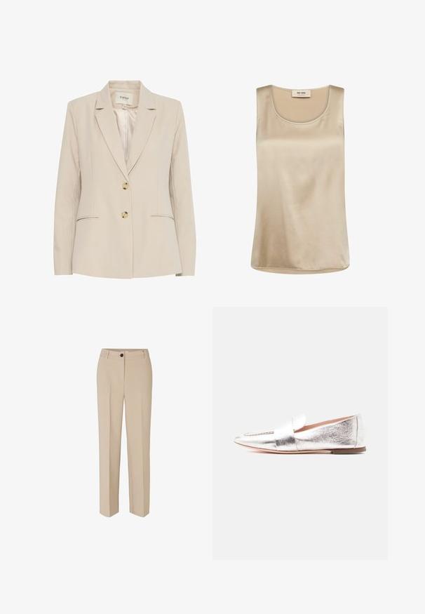 Beige blazer med en notch-krave, to knapper og sidelommer. Fremstillet af glat stof, har diskrete syninger som detaljer.; Ærmeløs beige satin top med rund halsudskæring og Mos Mosh mærkat inde i kraven.; Modström GALE - Bukser - powder sand; Metallic sølv flad loafer med spids tå, bred remdetalje tværs over toppen og en lav brun sål.