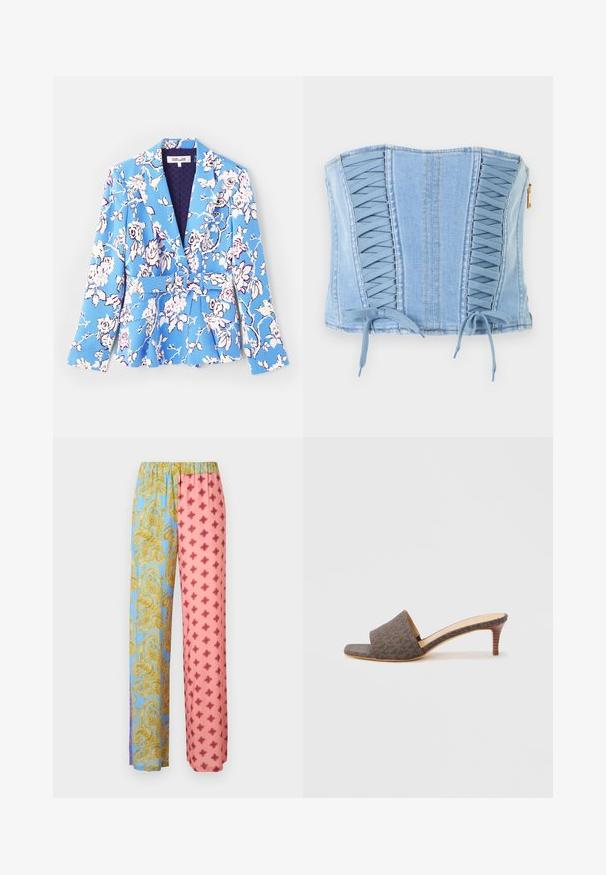 Blazer med blomsterdesign i blå, med bælte i taljen, klapkrave, lange ærmer og foret inderside med quiltet struktur.; Lyseblå denim corset-top med krydslacing foran og to bundne sløjfer i bunden, med en guldfarvet lynlås i siden.; Bukser med brede ben og elastisk linning; venstre ben er blåt med gyldent paisleymønster, højre ben er lyserødt med rødt geometrisk diamantmønster.; Brun mønstret sandal med høj hæl og åben tå, med bred rem og slank stilet-hæl. Overdel i tekstureret stof og glat indersål.