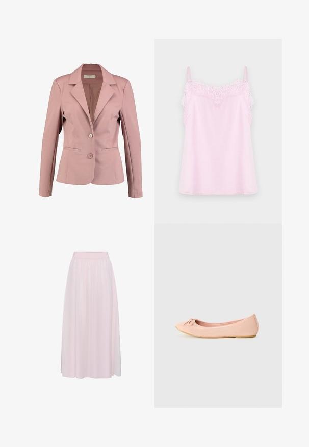 Lys rosa blazer med krave, enknap design, to knapper og to forlommer. Glat stof med let glans.; Lyserød camisole med justerbare stropper, der har en delikat spidskant langs udskæringen og en glat, blød stofoverflade.; Lyserød, gulvlængde nederdel lavet af gennemsigtigt stof med en blød, elastisk talje. Har plisseringer for ekstra tekstur og bevægelse.; Ballet flade sko i lys pink syntetisk materiale med en rund tå, der har en lille sløjfedetalje og en fleksibel sål.