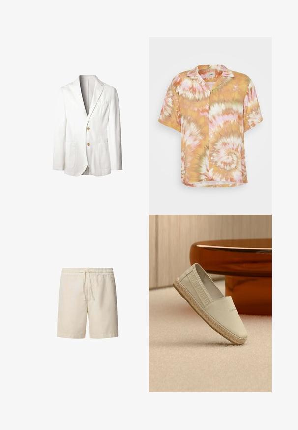 Blazers de lino blanco con solapa muesca, dos bolsillos frontales y dos botones dorados. Interior sin forro con un diseño limpio y minimalista.; Camisa de manga corta con botones en un patrón de tie-dye que presenta remolinos en naranja, rosa y verde. Fabricada con un tejido ligero y un ajuste relajado.; Pantalones cortos beige de algodón, con una cinturilla elástica y cordón ajustable, de corte recto. Textura suave, sin patrones ni acentos visibles.; Zapato alpargata de lona beige con suela trenzada de yute, descansando sobre alfombra beige cerca de un mueble de madera redondeado marrón.