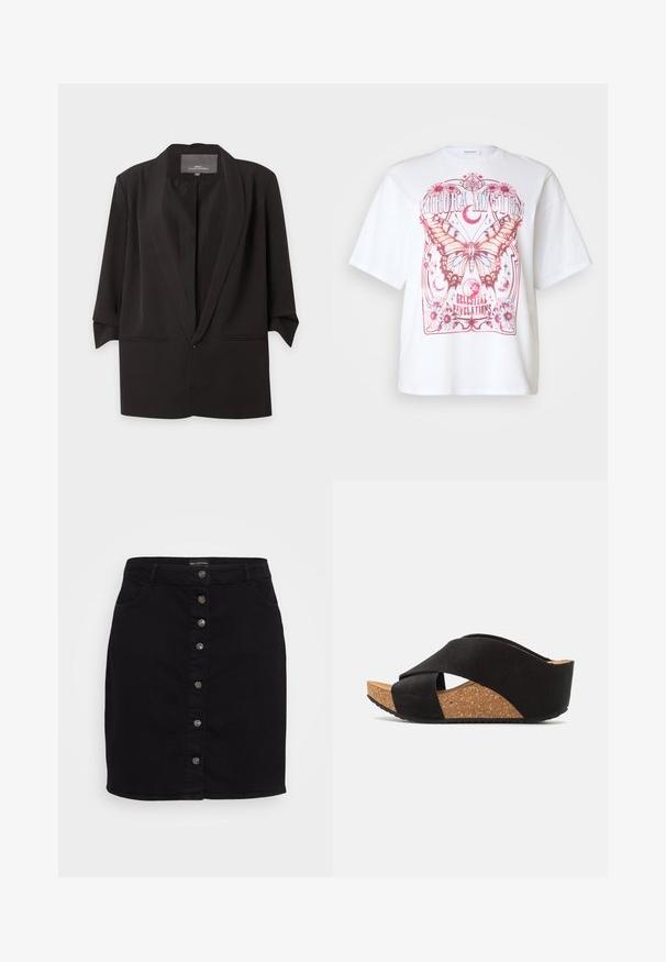 Schwarzer, offen getragener Blazer mit Spatenrevers, dreiviertel Ärmel und zwei vorderen Einschubtaschen, vor weißem Hintergrund dargestellt.; Weißes übergroßes T-Shirt mit einem Grafikdesign einer pinken Schmetterlings, floralen Akzenten und dem Text "Aurora Mystic Celestial Revelations."; Schwarzer Denim-Rock mit hoher Taille, vorderer Knopfverschluss, zwei Seitentaschen und geradem Schnitt. Glatte Textur ohne Muster.; Copenhagen Shoes FRANCES - Pantolette hoch - black