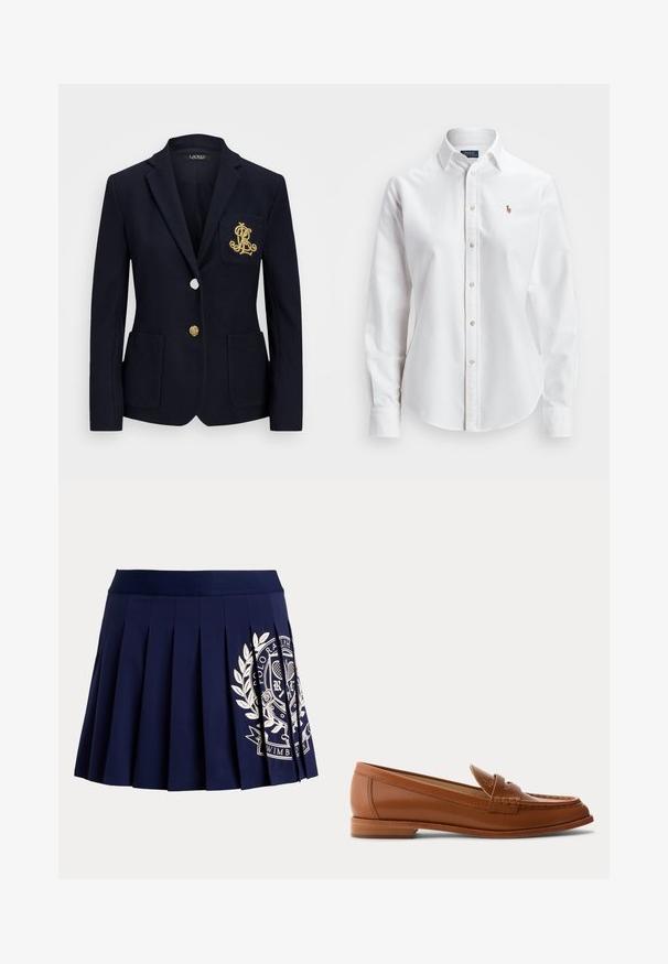 Marineblazer van een gestructureerde stof, met gouden hardware, een enkele knoopsluiting en een borstzak met een geborduurd logo.; Witte, lange mouwen, button-up overhemd van katoen, met een klassieke kraag en een klein geborduurd logo op de borst.; Marineblauwe geplooide rok met brede tailleband en wit tennis-thema wapenlogo aan de rechteronderkant.; Bruine leren loafer met lage houten hak, klassieke pennyriem en gestikte details langs de neus en zijkanten.