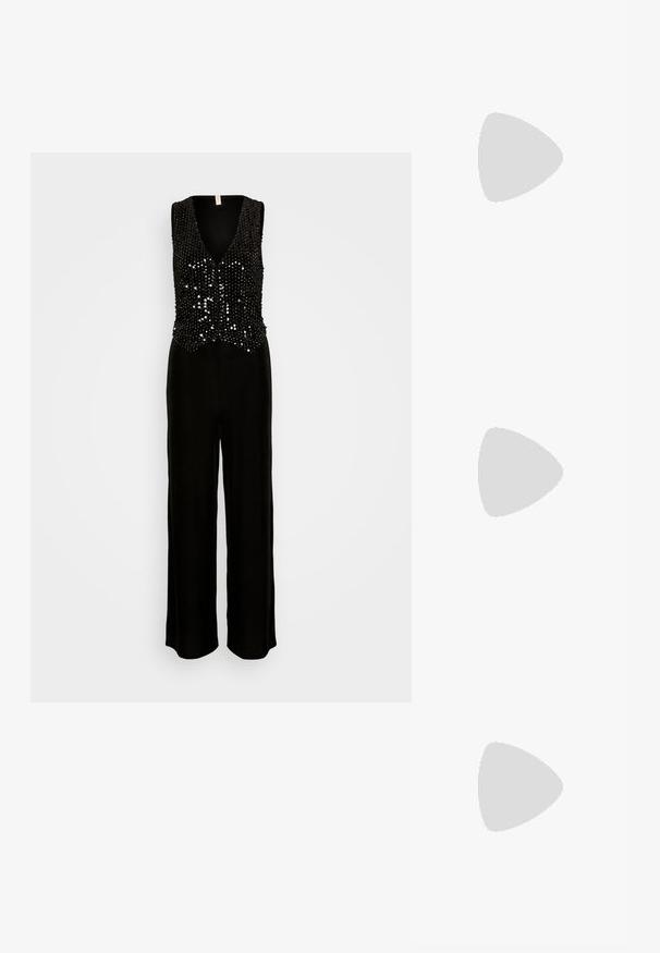 ONLY ONLLUCY VEST - Ολόσωμη φόρμα - black; Μαύρες πλατφόρμες με χοντρό μπλοκ τακούνι, πολλαπλές ρυθμιζόμενες ζώνες και ασημένιες πόρπες. Λείο δέρμα στην πάνω επιφάνεια και υφή στην σόλα.; Ασημί μεταλλική τσάντα χειρός με δύο κλειστά θ pockets, με ατσάλινες λεπτομέρειες και ρυθμιζόμενο λουρί ώμου. Λείος υφή με κομψό σχέδιο.; Κρυστάλλινα σκουλαρίκια με ασημένια λεπτομέρεια, που διαθέτουν τετράγωνη σφαίρα και πτώσεις με διαδοχικές σειρές ορθογώνιων και οκταγωνικών κρυστάλλων.
