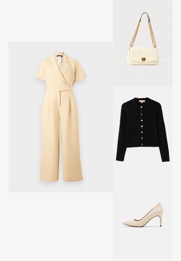 Beige kortærmet jumpsuit med vide ben, omslagsstil V-hals og taljeret pasform, lavet af letvægtsstof.; Sort cardigan lavet af blødt stof, med rund halsudskæring, lange ærmer og seks guldtonede knapper foran.; Beige højhælet pumpe med spids tå, glat læderoverdel og slank stilettohælt. Har en lavudskåret front og ingen synlig hardware.; Hvid læder skuldertaske med guld kæderem og guld MK logo lås på den forreste klap, sat mod en ensfarvet baggrund.