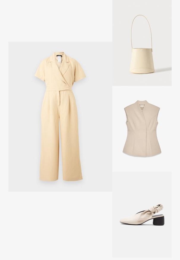 Beige korte mouw jumpsuit met wijde pijpen, overslag V-halskraag en getailleerde taille, gemaakt van lichtgewicht stof.; Beige mouwloze top met een gestructureerd ontwerp, voorzien van een diepe V-hals, op maat gemaakte naden en een getailleerde Silhouet. Glad, gepolijst textuur.; Beige dames schoen met lage hak, puntige neus en een gedraaide band detail over de wreef en de hiel.; Handtas in emmerstijl van glad crèmekleurig leer met lange riem en subtiel geperst merkteken op effen achtergrond.
