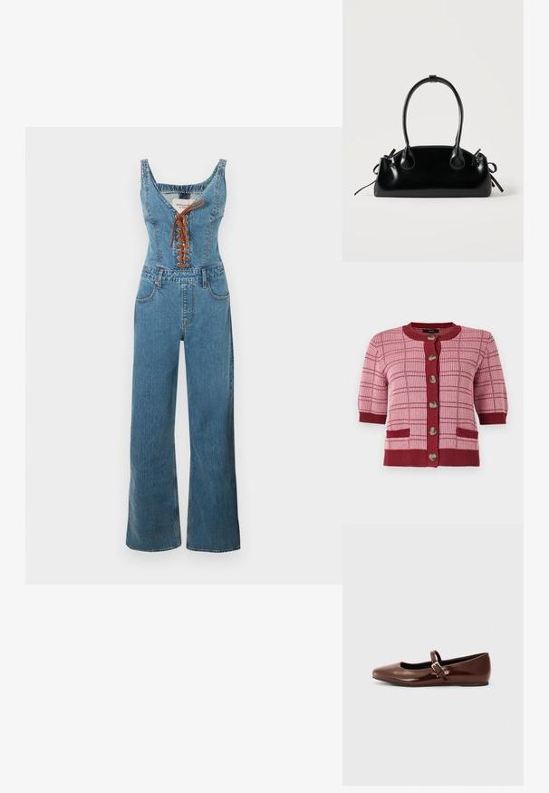Jeans-Overall mit tailliertem Oberteil und weitem Bein, mit rundem Ausschnitt und brauner Schnürung vorne. Hellblaue Farbe und texturierter Stoff.; Rosa und burgunderfarbener Strickcardigan mit kurzen Ärmeln, großen Knöpfen entlang der Vorderseite, karierter Musterung und zwei vorderen Taschen.; Braune Lackleder-Ballerinas mit quadratischer Zehenform und Riemen mit einer kleinen goldenen Schnalle. Glatte Textur, niedriger Absatz und minimalistisches Design.; Kleine schwarze glänzende Handtasche mit zwei langen Griffen und seitlichen Kordelzug-Details vor einfachem hellem Hintergrund.