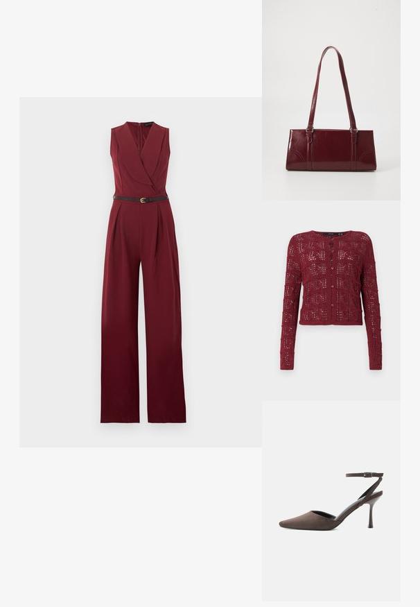Mouwloze bordeauxrode jumpsuit met wijde pijpen, getailleerde plooien, reverskraag en een smalle zwarte riem met gouden gesp in de taille.; Bordeaux gebreide cardigan met een gestructureerd open steekpatroon, met een ronde halslijn en knoopsluiting aan de voorkant.; Bruine suède hoge hakken met spits toelopende neus, dunne enkelriem en zilveren gesp op een witte achtergrond.; Bourgondische handtas van glanzend materiaal, rechthoekige vorm, met twee schouderbanden en subtiele gebogen accenten aan de voorkant.