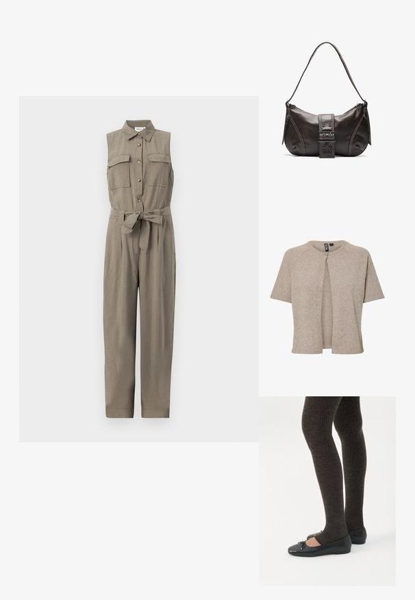 Mouwloze kaki jumpsuit met knopen aan de voorkant, twee borstzakken, een kraag en een ceintuur in de taille, weergegeven tegen een effen achtergrond.; Beige gebreide cardigan met een ronde halslijn, korte mouwen en een voorknoopsluiting, ontworpen met een relaxte pasvorm en een zachte textuur.; Benen met donkere geribbelde leggings gecombineerd met zwarte ballerina's met kleine strikdetails op een witte achtergrond.; Bruine leren schoudertas met een gebogen vorm, voorzien van een opvallende gespdetail, contrasterende stiksels en een enkele schouderband.