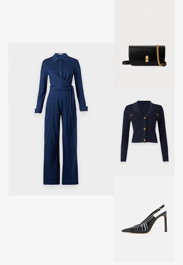 Marineblå jumpsuit i blødt stof med lange ærmer, krave, knaplukning foran og et slå-om design med bånd i taljen.; Marinblå ribbet cardigan med lange ærmer, cropped design, klippede revers og fire guldknapdetaljer foran.; Sort højhælet slingback-sko med spids tå og udskårne læderremme med en guldbøjle på ankelremmen.; Sort læder crossbody taske med en gylden kæde-rem, rektangulær form, magnetlukning og en guldfarvet logo-accent på forsiden.
