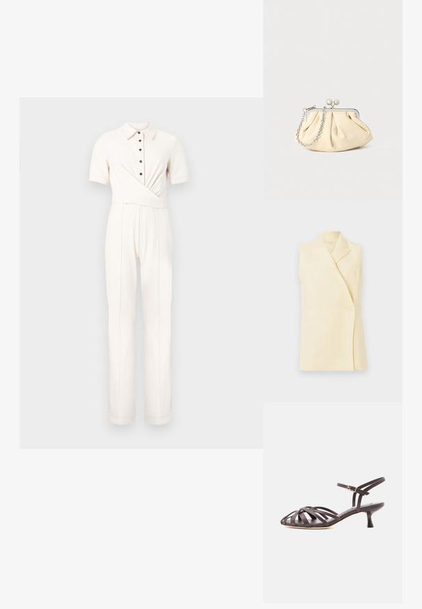 Witte jumpsuit met korte mouwen, kraag, zwarte knopen aan de voorkant en een overslagdetail bij de taille, broek met rechte pijpen.; Mouwloze gele blazer met een gekartelde kraag, een enkele knopenclosure en een getailleerde pasvorm. Zachte stof met een gladde textuur.; Donkerbruine leren sandaal met bandjes en kitten heel, verstelbare gesp rond de enkel, op witte achtergrond.; Geplooide beige leren clutch met een zilveren metalen frame, voorzien van twee ronde decoratieve sluitingen en een zilveren kettingriem.