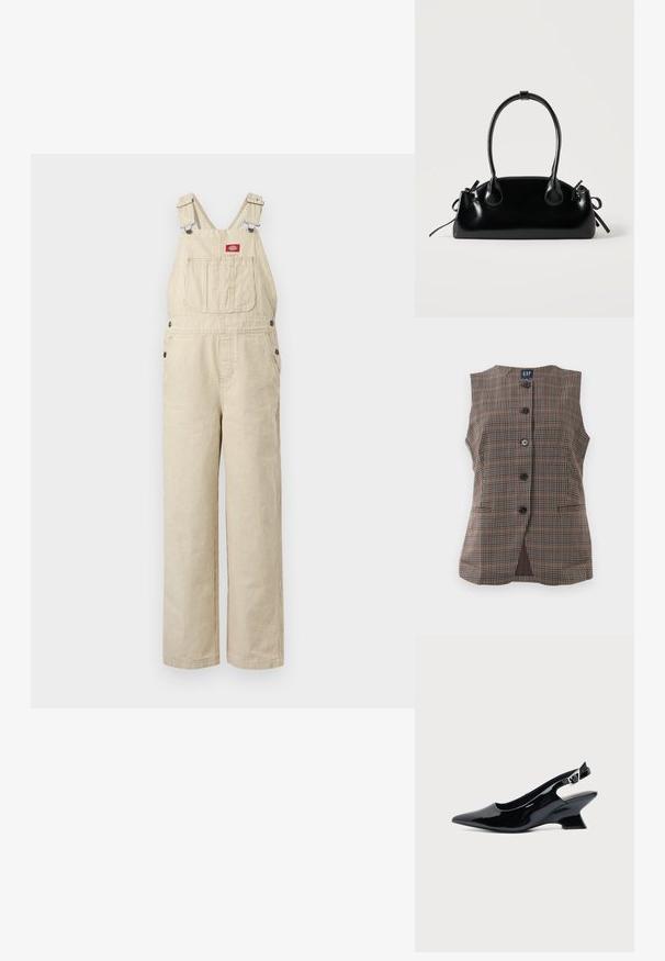Beige og hvide denim-overalls med tynde striber, justerbare stropper, brystlomme foran, knapper i siden og løstsiddende, lige ben.; Ærmeløs plaid vest med fem sorte knapper, to forlommer og rund halsudskæring i brune og afdæmpede nuancer.; Sort laklæder slingback sko med spids tå og lav vinklet blokhæl på ensartet lys baggrund.; Lille sort blank håndtaske med to lange håndtag og snøre-detaljer i siden på en ensfarvet lys baggrund.
