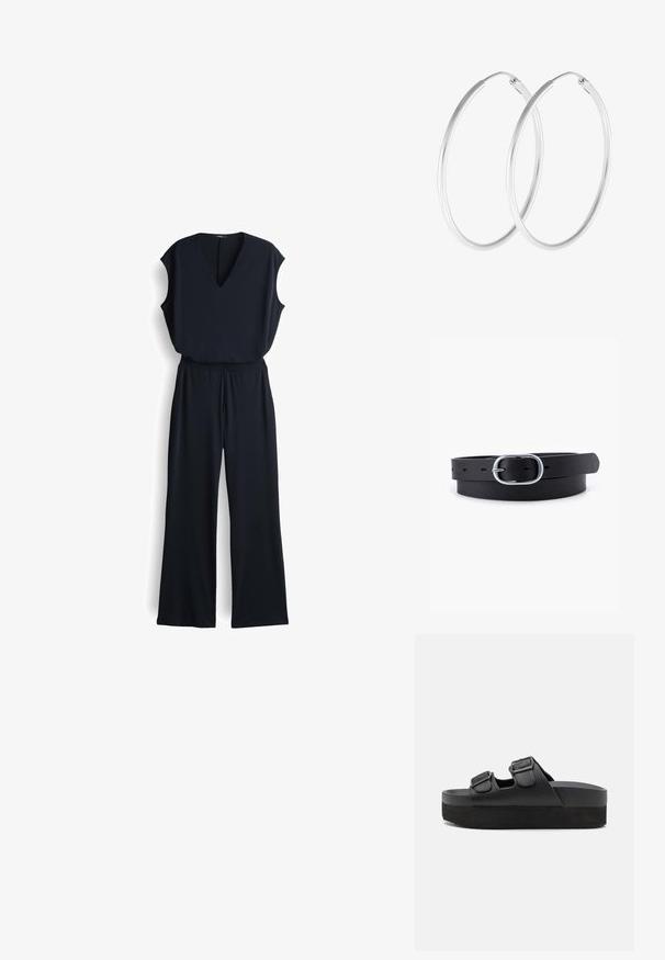 Schwarzer Jumpsuit mit V-Ausschnitt, ärmellosem Design, weit geschnittenen Hosenbeinen und elastischem Bund. Hergestellt aus glattem, leichtem Stoff.; Schwarze Plattform-Sandalen aus glattem Material, mit zwei verstellbaren Riemen mit Schnallen und einer strukturierten Sohle für besseren Halt.; Silberfarbene Creolen mit einer glatten, runden Form und einer polierten Oberfläche. Beide Ohrringe haben die gleiche Größe und verfügen über einen sicheren Verschlussmechanismus.; Schwarzer Leder Gürtel mit glatter Textur, ovaler silberner Metallschnalle und mehreren Einstelllöchern entlang des Riemens. Flaches, minimalistisches Design.