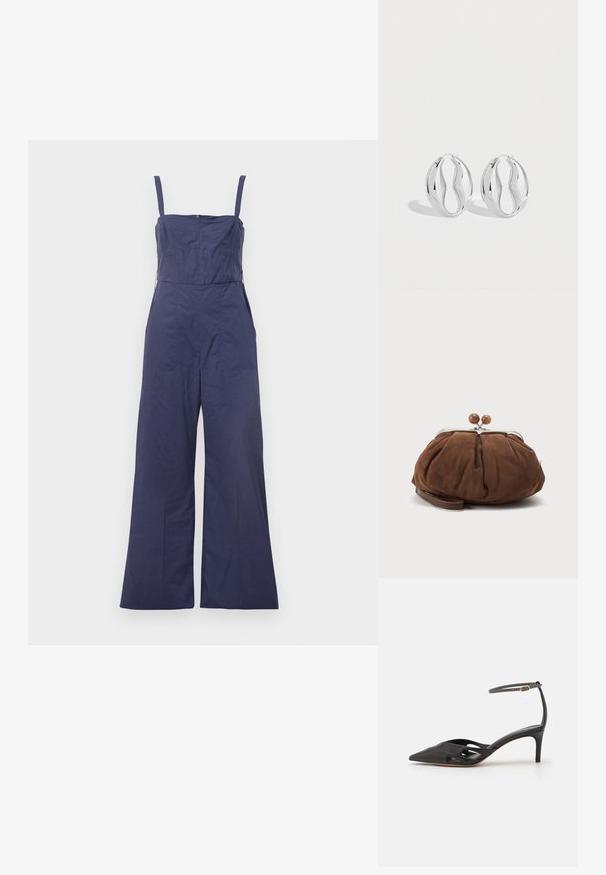 Mørkeblå jumpsuit med tynde stropper, tætsiddende bodice og brede bukser. Har en lynlås bagpå og en glat stofstruktur.; Sort læder højhælet sko med spids tå, åbne sider og en tynd ankelrem med en lille guld detalje.; Blød brun ruskindshåndtaske med sølvmetal ramme og runde brune låsekugler på en ensfarvet lys baggrund.; Par af skinnende sølv hængende øreringe med et snoet, bølget design, vist på en ensfarvet lys baggrund.