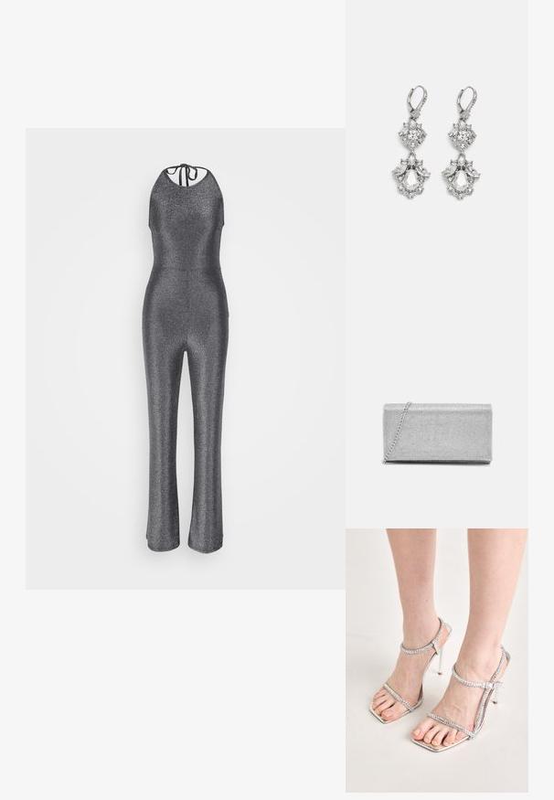 Combinaison argent métallisé avec un col halter, un corsage ajusté et des jambes évasées. Dotée d'une fermeture à nouer au dos, faite d'un tissu extensible.; Pieds portant des sandales à talons hauts argentées avec de fines lanières et des pointes carrées, se tenant sur une surface de couleur claire.; Pochette en métal argenté avec un design en maillage tissé, de forme rectangulaire, et une chaîne pour le transport. Texture lisse et finition polie.; Boucles d'oreilles en métal argenté ornées de plusieurs pierres précieuses en cristal transparent en forme de goutte et de marquise, avec des fermoirs à levier et des détails complexes.