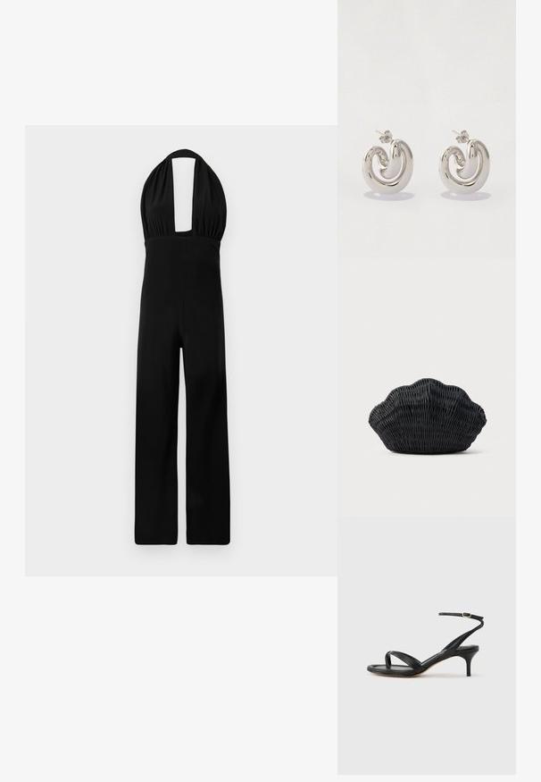 Combinaison noire à encolure dégagée avec un décolleté profond, un buste froncé et une coupe large. Le tissu a une texture lisse et une couleur uniforme.; Sandale pour femme en cuir noir avec fines lanières, une boucle d'orteil, une boucle à la cheville et un talon aiguille de hauteur moyenne sur un fond neutre.; Sac à main en osier noir en forme de coquille Saint-Jacques avec un dessus courbé et une texture tressée sur un fond uni.; Boucles d'oreilles en métal argenté avec un design tourbillonnant, présentant des surfaces lisses et une finition polie, maintenues par un fermoir en papillon.