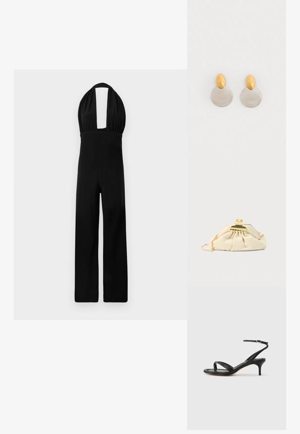Zwarte halter jumpsuit met een diepe halslijn, geplooide bodice en een wijde broekspijp. De stof heeft een gladde textuur en een consistente kleur.; Zwarte leren dames sandaal met dunne bandjes, een teengreep, een enkelgesp en een stilettohak van gemiddelde hoogte op een neutrale achtergrond.; Crèmekleurige clutch gemaakt van zacht materiaal, met een gouden sluiting en kettingriem, met een geplooid ontwerp op het lichaam.; Gouden en zilveren metalen oorbellen met een ronde schijfbasis en een ovale bovenstuk, gladde textuur en gepolijste afwerking.