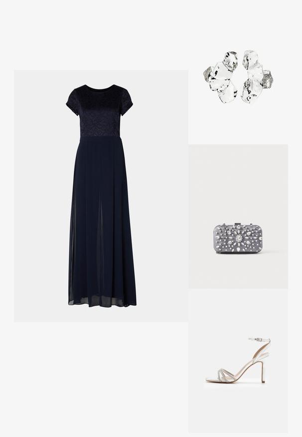 Navyblaues Abendkleid mit kurzen Spitzenärmeln, einem taillierten Oberteil und einem fließenden Rock mit Seitenschlitzen und einem weichen, durchsichtigen Überzug.; Silberne High-Heel-Sandale mit mehreren Riemen, verziert mit Strasssteinen, offener Zehenpartie und einem Knöchelverschluss. Glatte, metallische Oberfläche.; Kleine rechteckige dunkelgraue Clutch, verziert mit klaren Strasssteinen in einem strahlenförmigen Muster und einem silbernen Kettenriemen.; Cluster von sechs unregelmäßig geformten, transluzenten und reflektierenden glasähnlichen Stücken, angeordnet auf weißem Hintergrund.