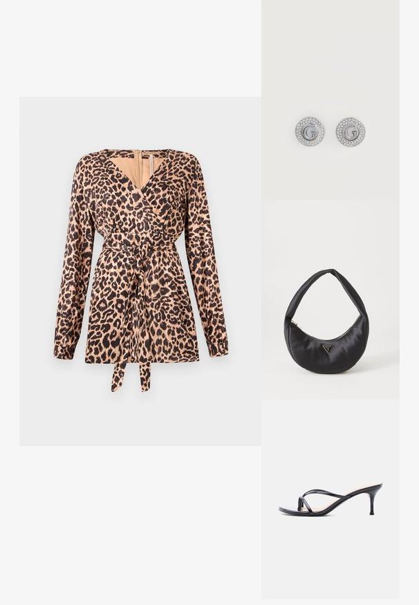 Leopardmønstret omslagstop med lange ærmer, der har en bindebånd i taljen, blød stoftekstur og dyb V-udskæring. Beige og sort farveskema.; Sort laklædersandal med hæl, tynde krydsede remme og en slank mellemhøj stilethæl på en hvid baggrund.; Sort satin håndtaske med en buet form, der har en lynlåslukning og et trekantet logo i metal på forsiden. Glat tekstur og slankt design.; Runde sølv ørestikker med bogstavet G i midten, omgivet af to rækker små klare krystaller.