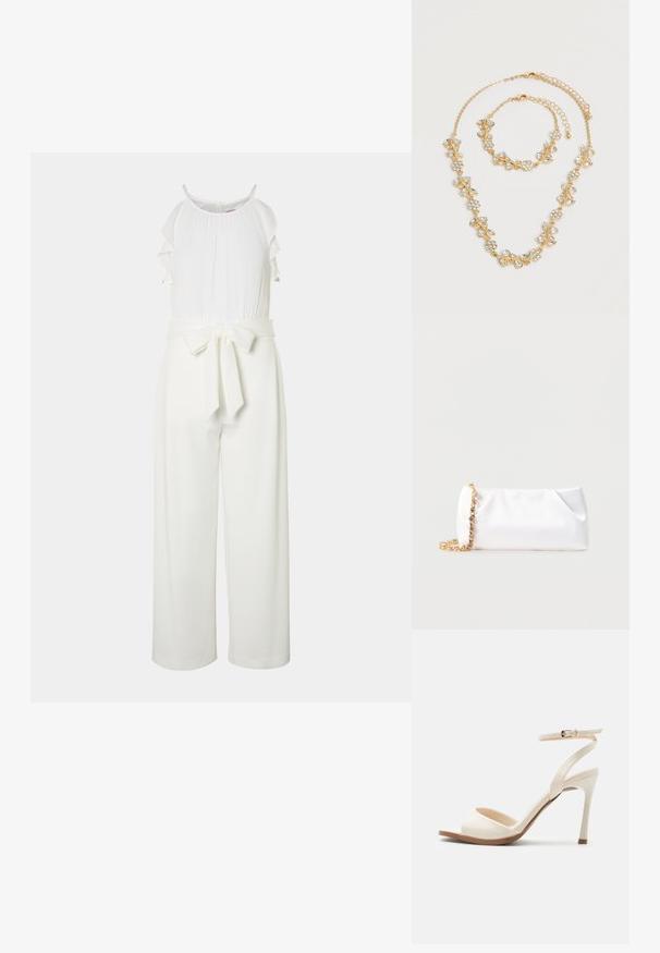 Combinaison blanche avec un col froncé et un design à jambes larges, dotée d'une ceinture en tissu nouée à la taille. Texture lisse et silhouette élégante.; Sandale à talon haut beige avec fine bride de cheville et boucle dorée, bout ouvert et talon aiguille élégant sur fond blanc.; Pochette souple blanche avec bandoulière chaîne dorée ornée de pierres précieuses transparentes, sur fond gris clair uni.; Ensemble collier et bracelet ton or avec motifs floraux et feuilles en cristal clair, tous deux avec fermoirs chaîne réglables sur fond blanc.