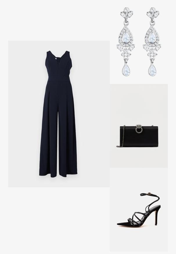 Marine jumpsuit med dyb V-udskæring, ærmeløs design og brede plisserede ben. Fremstillet af glat, let stof med lynlås i ryggen.; Sort højhælet sandal med spids tå, tynde krydsede stropper og en ankelrem med en guldbuket på en ensartet lys baggrund.; Sort satin clutch taske med en sølvfarvet, cirkulær lukning prydet med rhinsten, har en aftagelig kædedesign.; Elli ANTIQUE DROP - Øreringe - weiß