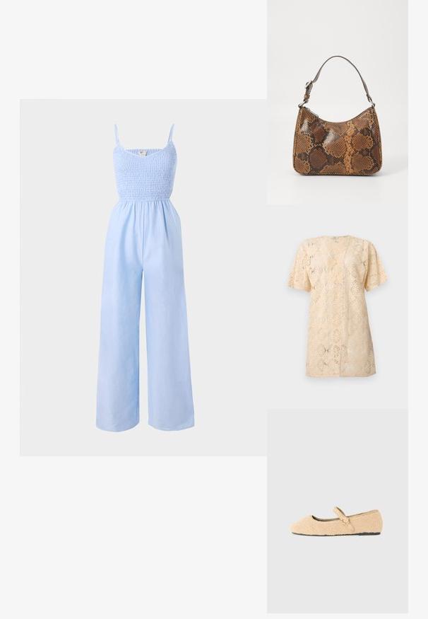 Lysblå jumpsuit lavet af blødt stof, med et smocked bodice, tynde stropper og vide ben for en løs pasform.; Beige cardigan med korte ærmer, åben foran, i blonder med et indviklet blomster mønster og en let løs pasform.; Beige fnug Mary Jane flad sko med rund tå, justerbar rem med cirkelformet spænde og sort sål på hvid baggrund.; Lille håndtaske med brun og sort slangeskinn mønster, kort justerbar rem og lynlåslukning.