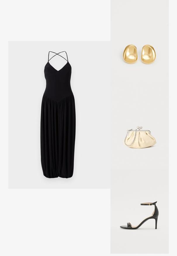 Schwarzes ärmelloses Kleid mit V-Ausschnitt, ausgestattet mit überkreuzten Trägern und einem gerafften, ballonförmigen Rock. Hergestellt aus weichem, leichtem Stoff.; Schwarze Leder-high-heeled Sandale mit Knöchelriemen. Verfügt über eine glatte Textur, offene Zehen und einen dünnen Absatz. Goldfarbener Schnallenakzent.; Faltige beigefarbene Ledertasche mit einem silbernen Metallrahmen, ausgestattet mit zwei runden dekorativen Verschlüssen und einem silbernen Kettenriemen.; Goldfarbene Ohrstecker mit einer glatten, runden Form und einer reflektierenden Oberfläche, die ein minimalistisches Design ohne sichtbare Muster zeigen.