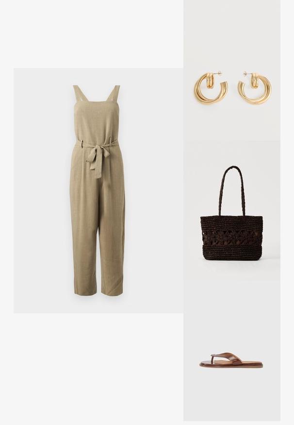 Combinaison beige en lin sans manches avec encolure carrée, jambes larges et ceinture en tissu assorti nouée à la taille.; Tongs en cuir marron avec une bride texturée et une semelle intérieure lisse. Présente un design minimaliste et une semelle plate, adaptées pour un usage décontracté.; Sac fourre-tout tissé brun foncé avec des motifs floraux et deux longues poignées tressées sur un fond clair uni.; Paire de boucles d'oreilles créoles doubles en or brillant avec attaches à tige sur fond blanc.