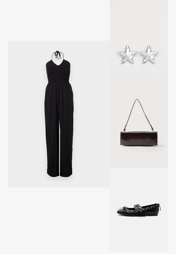 Sort halterneck jumpsuit med smocked liv, vide bukser og en struktureret overflade. Justerbare nakkebånd fuldender designet.; Sort flad balletsko med dobbelt spænde, sølvøjer og en lille sløjfe nær den runde tå på en hvid baggrund.; Rektangulær sort læderhåndtaske med en enkelt lang rem og blank finish, vist mod en ensfarvet hvid baggrund.; Sølvstjernede øreringe med en poleret, blank overflade. Hver ørering har fem spidser og subtile teksturdetaljer på overfladen.