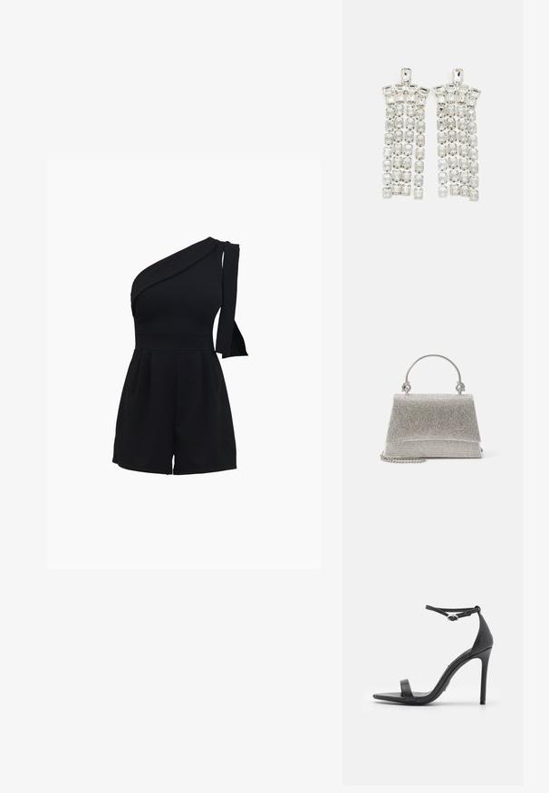 Combinaison noire à une épaule avec un corsage ajusté, un short plissé, et un détail à nouer sur l'épaule, fabriquée dans un matériau doux et extensible.; Sandales noires à talons hauts avec un orteil ouvert, des fines lanières et une boucle à la cheville. Texture en cuir lisse avec un design de forme pointue.; ALDO FELISIA - Sac à main - silver-coloured; Boucles d'oreilles en cristal avec des accents en métal argenté, ornées de plusieurs pierres taillées en rectangles et carrés disposées en rangées en cascade.
