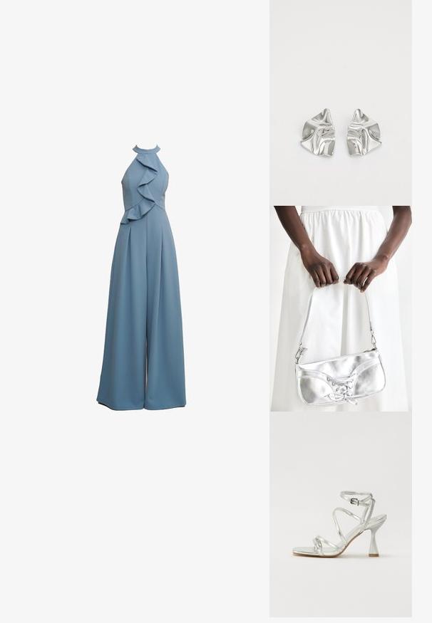 Lysblå jumpsuit med halterneck, flæsekant på forsiden, bred bendesign og struktureret stof.; Sølv høje hæle sandaler med flere krydsschooler, en spændeankelrem og en skulptureret hæl, med en skinnende metallisk finish.; Sølvmetallic håndtaske med snøredetaljer, der har et slankt design og en kort strop. Tasken holdes i hænderne for at fremvise dens tekstur.; Sølvmetal øreringe med et bølgende, skulpturelt design, der har en poleret overflade og uregelmæssige former, hvilket fremhæver en moderne æstetik.