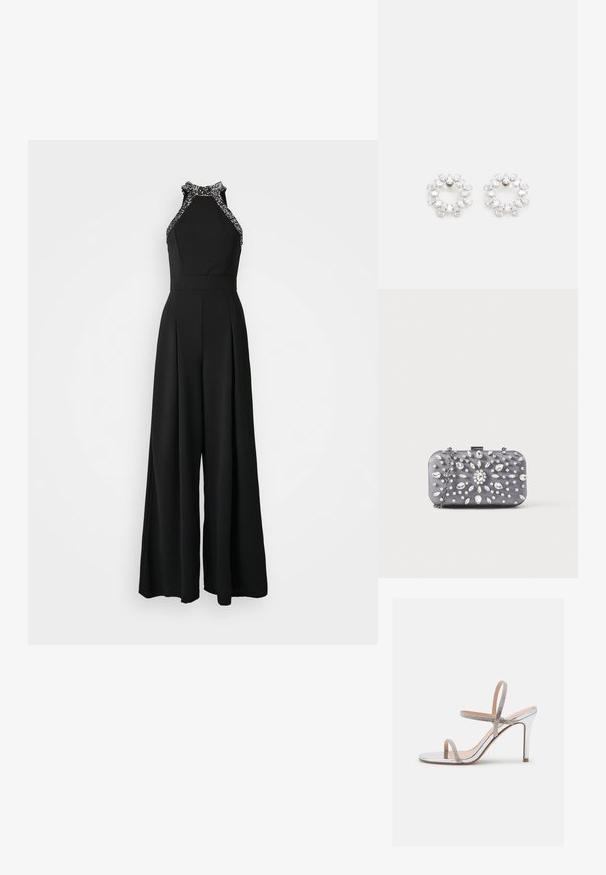 Zwart jumpsuit met een halternekontwerp, voorzien van versierde rand. Wijd gesneden silhouet met geplooide details aan de voorkant.; Madden Girl WISE - Sandalen met hoge hak - silver; Kleine rechthoekige donkergrijze clutch versierd met heldere strass-steentjes in een uitstralend patroon en een zilveren kettingband.; Ronde oorbellen van metaal, voorzien van meerdere heldere, facetteerde stenen die in een sprankelend patroon zijn gerangschikt. Kleurloos en reflecterend.