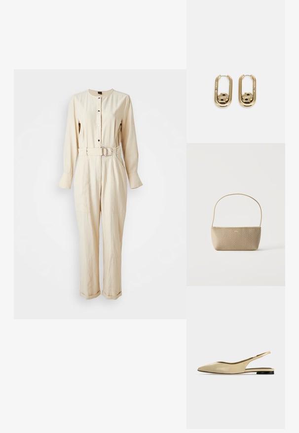 Combinaison en coton beige avec des manches longues, un col rond, une fermeture à boutons à l'avant, une taille ceinturée et une coupe droite.; Chaussure plate beige à bout pointu avec bride arrière, petit talon noir et finition en cuir lisse, vue de côté sur un fond uni.; Sac à main tissé beige avec fine bandoulière et petit logo doré "BOSS" à l'avant, présenté sur fond blanc uni.; BOSS DOUBLE B SWING - Boucles d'oreilles - gold-coloured