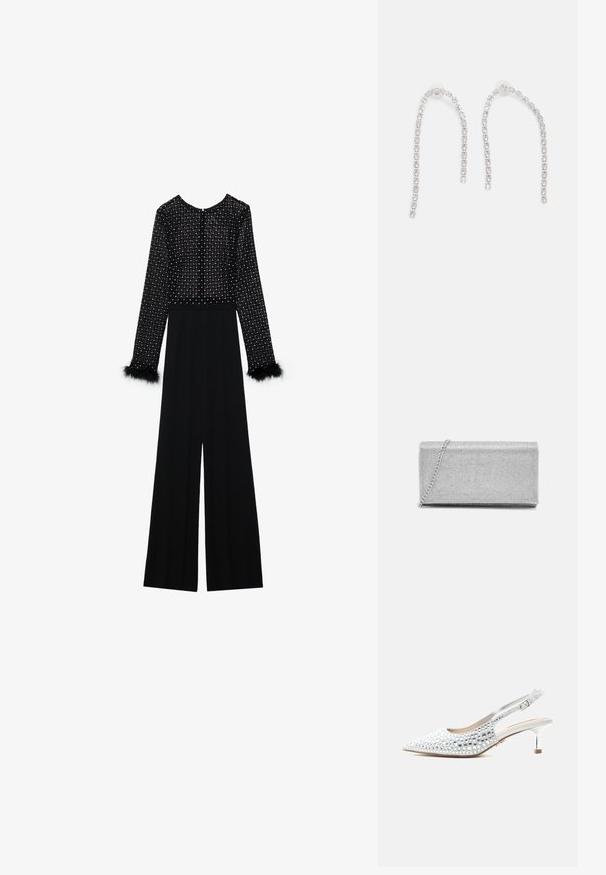 Zwarte jumpsuit met lange mouwen, versierde lijf met kristallen en pluizige accenten op de manchetten. Wijde pijpen, slanke silhouet.; Zilverkleurige slingback kitten heel schoen met puntige neus en fonkelende strass versieringen op het bovenwerk.; Zilveren metallic clutch met een geweven gaasontwerp, rechthoekige vorm en een kettingriem om mee te dragen. Gladde textuur en gepolijste afwerking.; Zilveren oorbellen met hangende kettingen, voorzien van meerdere heldere edelstenen die in een lineair patroon zijn gerangschikt, wat een schitterend effect geeft.