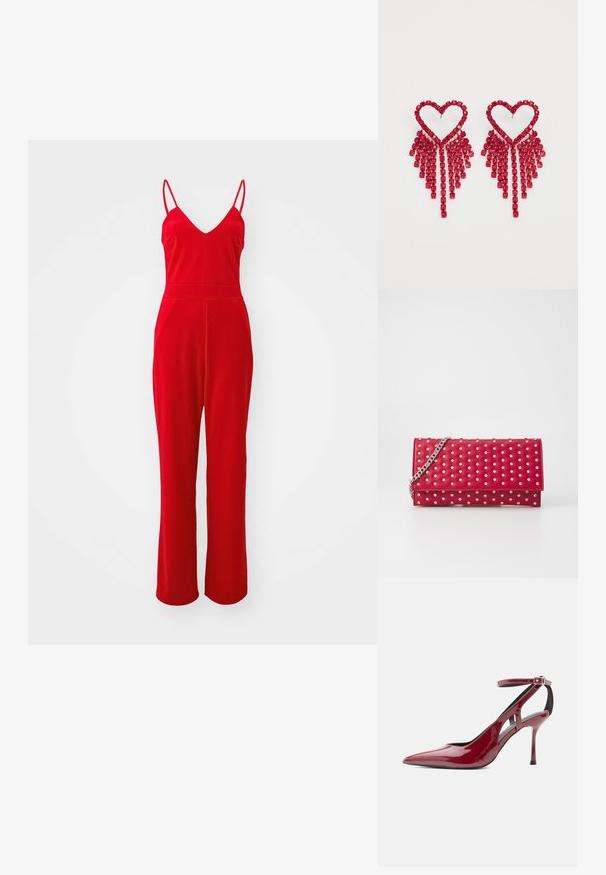 Rød jumpsuit med v-hals, tynde stropper og flagrende ben; lavet af glat stof med en tætsiddende overdelsdel og elastisk talje.; Rød lakeret højhælet sko med spids tå, ankelrem og spænde, vist i profil mod hvid baggrund.; Rød faux læder clutch med sølvnitter, rektangulær form, fold-over flap og sølv kædetras. Glat tekstur, moderne design.; Even&Odd by Zalando Øreringe - red