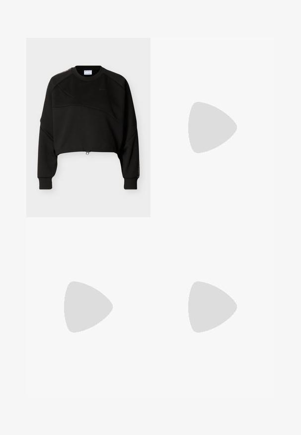 Zwart cropped sweatshirt met lange mouwen, ronde hals, subtiele diagonale naaddetails en verstelbaar trekkoord aan de zoom.; Mouwloos geribd lavendelkleurig topje met ronde hals en een subtiel geborduurd Champion-logo op de linkerborst.; Kremekleurige fleece shorts met elastische tailleband en trekkoord, eenvoudig ontwerp, weergegeven op een effen lichte achtergrond.; Witte sportieve schoenen met een gestructureerde mesh bovenkant, gevoerde kraag en een contrasterend logo aan de zijkant. Beschikt over een lichtgewicht rubberen zool.