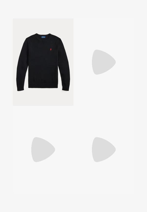 Musta pitkähihaisen pyöreäkauluksen neulepusero, jossa resorit hihansuissa ja helmassa, rinnassa pieni punainen Polo Ralph Lauren -logo.; Vaaleanbeige nappikauluspaita, pitkät hihat, puuvillamateriaali, klassinen kaulus, rintataskussa pieni tummansininen logo, suora helma.; Beiget suorat housut, joissa vyölenkit ja vetoketjullinen etuväljyys, asetettuna tasaisesti valkoista taustaa vasten.; Suede lenkkarit vaaleanruskeana, joissa on valkoisia yksityiskohtia, pyöreä kärki ja nauhakiinnitys. Varustettu kohokuvioidulla logolla ja kumipohjalla pidon parantamiseksi.