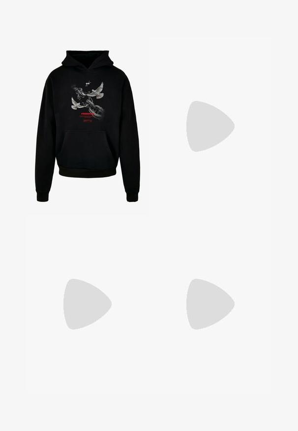 Sort hættejakke med et grafisk design af to hvide duer nær brudte kæder, teksten "FREEDOM" i rødt nedenfor, og kængurulomme.; Sorte cargo bukser lavet af slidstærkt stof, med flere sidelommer, afslappet pasform og justerbare ankelstropper.; Sort lavtop sneaker med tyk sål, polstret krave, mesh paneler og chunky snørebånd vist mod en hvid baggrund.; Sort nylon crossbody taske med lynlås, justerbar rem og et hvidt mærke med teksten "Karl Lagerfeld Paris." Kompakt design.