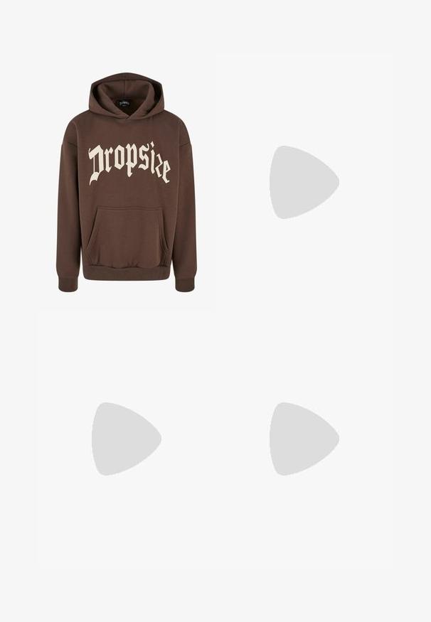 Dropsize HEAVY V2 PUFFER PRINT  - Huppari - chocolatebrown; Harmaat, leveälahkeat housut pehmeästä kankaasta. Varustettu joustavalla vyötäröllä, sivutaskuilla ja vetoketjullisilla lahkeilla. Yksinkertainen muotoilu vähäisellä yksityiskohdalla.; Musta urheilukengä, jossa verkkopaneelit, kumipohja, nauhakiinnitys ja heijastavat yksityiskohdat. Kaareva muoto ja teksturoidut päällysteet.; Musta olka-/ristilaukku, jossa valkoiset joustavat lenkit, vetoketjun vetimet ja valkoinen "KARL LAGERFELD JEANS" -teksti etutaskussa.