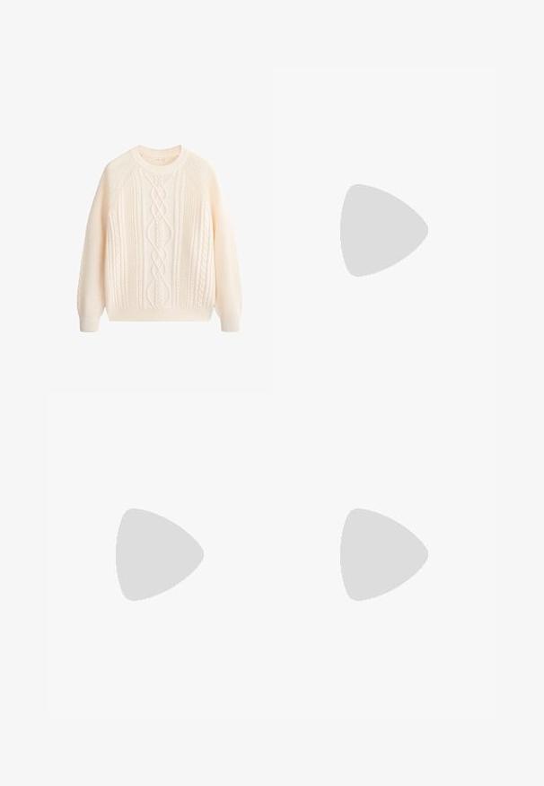 Pull en maille torsadée couleur crème avec manches longues, col rond et motifs tressés complexes à l'avant et aux manches.; T-shirt blanc à manches courtes en coton lisse. Doté d'un col rond et d'une coupe droite, sans motifs ni ornements.; Jean denim bleu foncé à jambe droite avec poches avant et arrière, fermeture à bouton et coutures visibles.; Bottines beige en daim doux avec une finition texturée, arborant un design minimaliste et une semelle en caoutchouc épaisse pour l'adhérence.