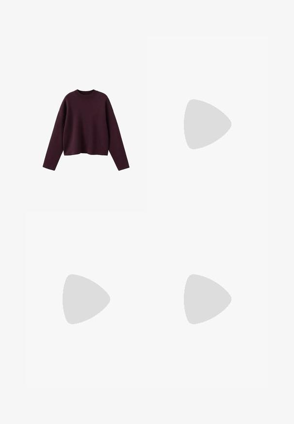 Pull en tricot bordeaux avec un design court, un col rond côtelé et des manches longues. Texture douce et coupe décontractée, détails minimalistes.; Pantalon noir à jambes larges avec taille haute, présentant des plis à l'avant, deux poches latérales et une fermeture par bouton. Texture de tissu lisse.; Botte noire montant, à talons, en cuir lisse. Présente une pointe ronde et un talon épais, avec un minimum de détails de couture.; Sac à main rectangulaire en cuir noir avec deux longues bandoulières et une fermeture zippée sur le dessus.