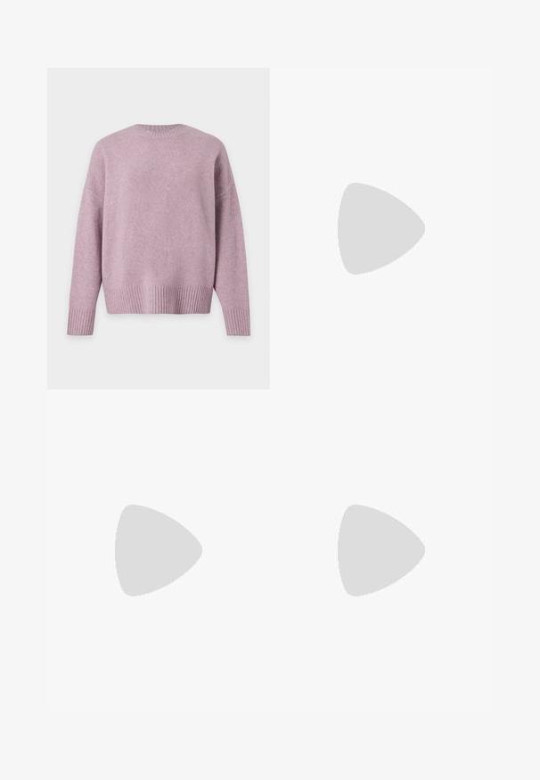 Pull lilas doux à col rond, manches longues avec poignets et ourlet côtelés, présenté à plat sur fond blanc.; T-shirt à manches courtes rose et blanche avec de fines rayures horizontales marron, encolure ronde et coupe décontractée.; Jean à jambes larges en denim bleu moyen, présentant une taille haute, des passants pour ceinture et une fermeture à bouton. Texture lisse avec des détails de couture minimaux.; Ballerines beiges avec une exterior en cuir lisse, un bout en forme d'amande et une sangle élastique sur le coup de pied, avec des détails de couture subtils.