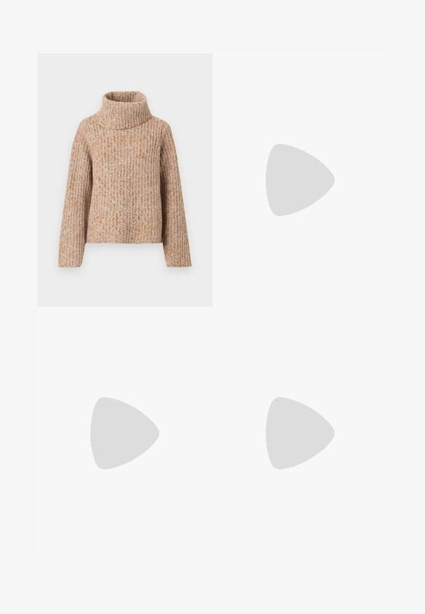 Striktrøje i beige og tan nuancer med høj, rullet krave og lange ærmer. Ribbet tekstur tilføjer visuel interesse og varme.; Brune fløjlsbukser med udvidet ben, der har en ribbet tekstur, knaplukning foran og to baglommer.; Brune læder ankelstøvler med gummisål, blød foring og elastiske sideindsatser. Har en lav blokhæl og en glat overflade.; Tan ruskinds skuldertaske med buet design, justerbar rem, metallynlås og præget logo-detail på forsiden.