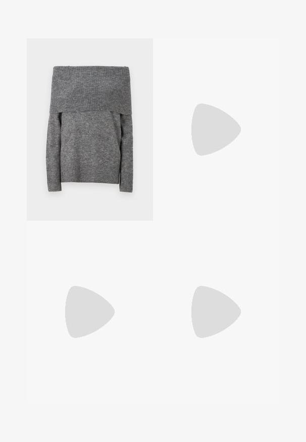Jersey gris de hombros descubiertos con textura acanalada y diseño sólido. Cuenta con mangas largas y un amplio cuello acanalado para un detalle adicional.; Pantalones grises ajustados hechos de un tejido texturizado, con pierna recta, trabillas para cinturón y dobladillos enrollados para una apariencia estructurada.; Zapatilla deportiva de cuero negro con tres rayas plateadas, punta texturizada y suela de goma. Cuenta con un collar acolchado y un diseño con cordones.; Bolso de hombro negro acolchado con una sola correa y herrajes plateados, combinado con un vestido ajustado de patrón tie-dye en tonos de negro y crema.